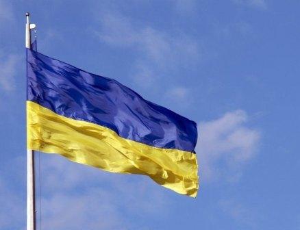 прапор України майорить в небі Молитва за Україну